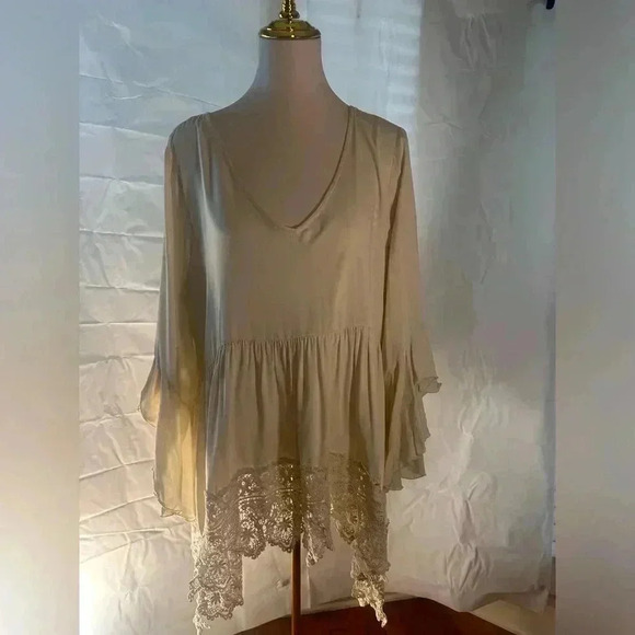 Cupio Tan V-Neck Bell Sleeve Blouse - Picture 1 of 8